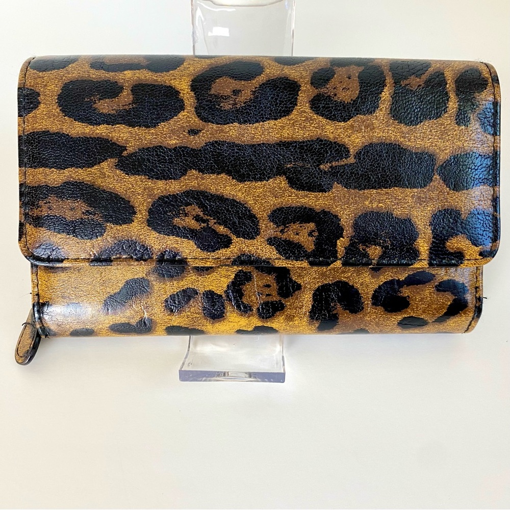 Leopard Print SafeKeeper RFID Women's Tri-Fold Clutch Wallet